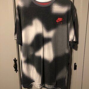 Nike Men's Black & White Shirt